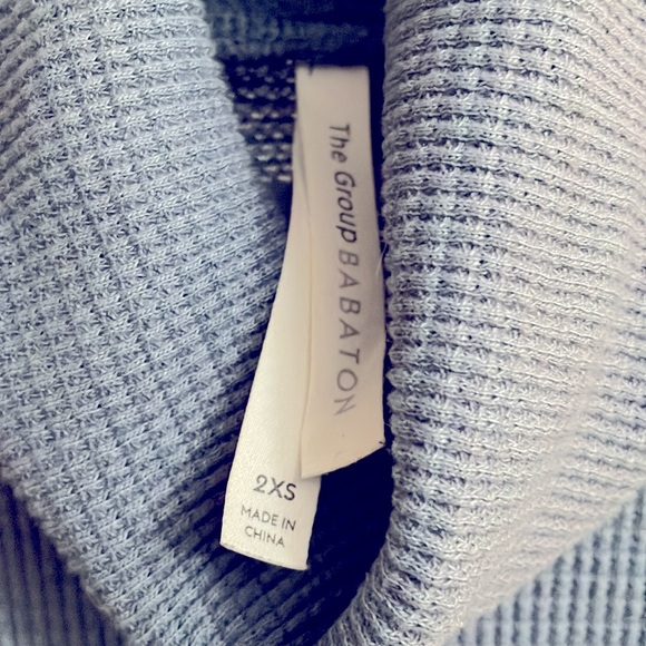 Aritzia thermal cowl neck/turtleneck slouch waffled fabric flowy long sleeve - Picture 6 of 8